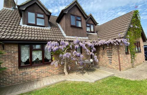 Stunning Rustic Home, New Forest National Park - Photo 3
