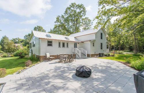 Relax in an upscale, renovated gem - Foto 38