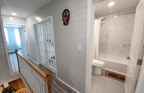 Nestled Away- Comfortable 3BDRM, Central Location - Foto 28