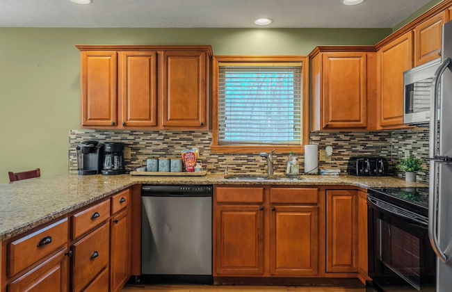 Hickory Haven by Avantstay Hot Tub, Game Room, Theater, Deck - Foto 14