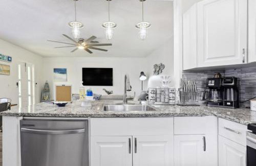 Boat Lovers Paradise Walk to Private Beach! - Foto 9