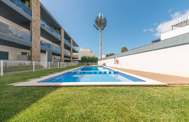 800m From the Boat to Praia das Cabanas, With Pool, Terrace, Wifi and air con - Foto 17