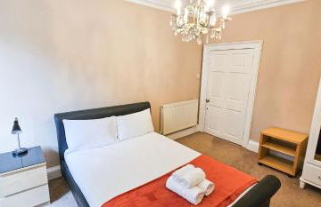 Russel House - 4 Bedroom - The Royal Mile - Photo 24