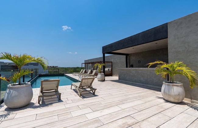 Spacious Apartment With Terrace and Rooftop Pool - Photo 33