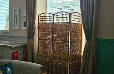 The Ferns - Modern Apartment With Parking & Shared Garden - Foto 13