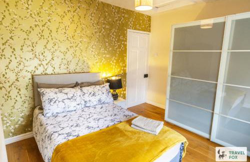 Smithy Bank Cottage - with free parking! - Photo 44