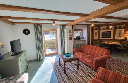 Grosse Wohnung mit Garten und Bergblick - Foto 4