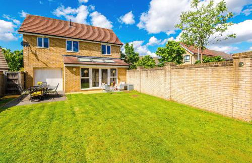 Stunning Riverside 3-Bed Home by 53 Degrees Property in Manchester with Garden & FREE Parking! - Foto 40