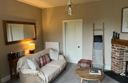 The Blue Cottage with luxurious Super King bed - Photo 14