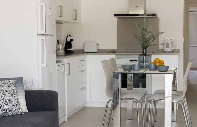 Bright Apartment Near Mountains - Photo 16