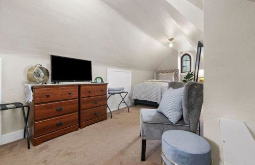 The Knocking Bird- Mins to CLE Clinic - Foto 60