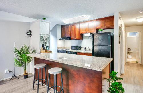 Lake Oswego Condo with Balcony, 3 Mi to the Water! - Foto 8