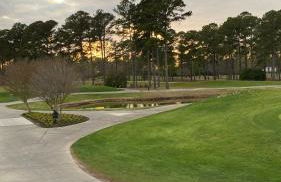 First Class Treatment Luxurious end unit Patio Pool Restaurant Bar on premises Steps away from Everything else! Spacious Condo Stocked with all You Need! - Foto 61