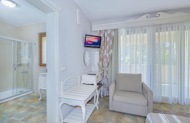 Alya Villa Butik Hotel - Photo 13