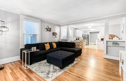 Homey Lodge - Cozy home / Walk to Revolution Mill / Near Downtown / Perfect for groups and family / Free parking - Foto 31