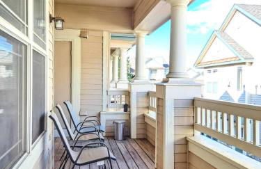 Bright Airy Home with Scenic Views - Foto 11