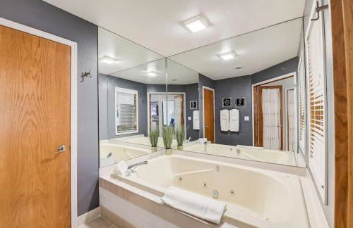 Lakefront Luxury for Families or Couples - Foto 14