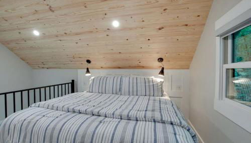 Off-grid Tree House Suitable for Four in Alabama - Foto 4