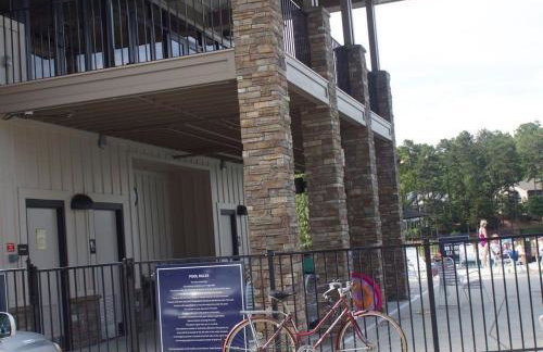 Lake front Keowee Condo with Balcony & Resort Amenities! 20 min to Clemson condo - Foto 54