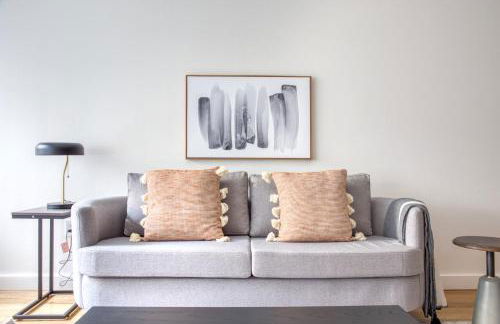 Back Bay 1BR w WD Gym nr Copley Sq BOS-574 - Photo 2