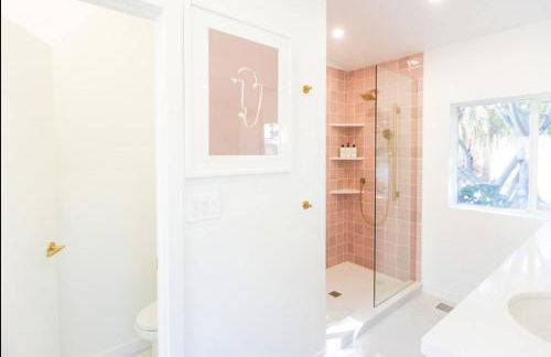 The Pink Paloma - A Barbie Inspired Villa in Palm Springs - Photo 32