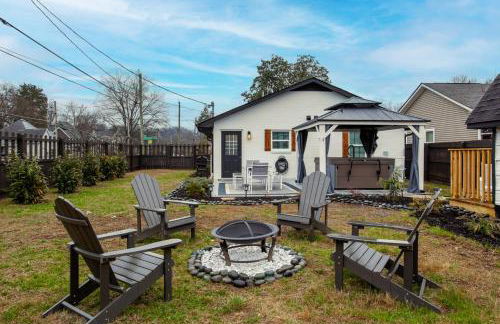 Blue Valley Inn - Hot Tub & Spacious Play Area! - Foto 8