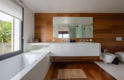 Modern Villa with Sea & River View Pool and Gym. - Foto 55