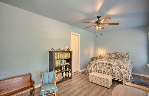 Holly Lake Retreat w/ 2 Community Pools & Yard - Foto 21