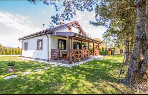 Biały domek nad stawem - Foto 21