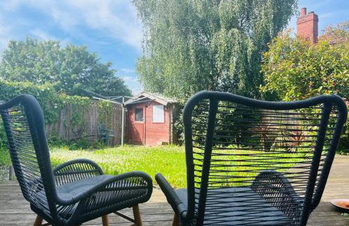 Artistic, Bright & Spacious 3 Bedroom Home - Foto 31