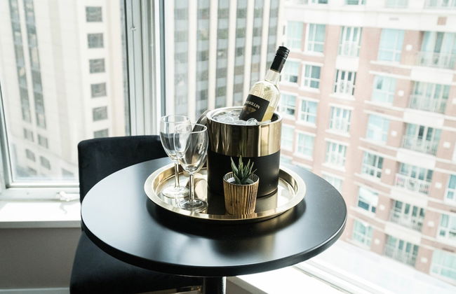 QuickStay Yorkville Condo - Yonge & Bloor - Photo 9