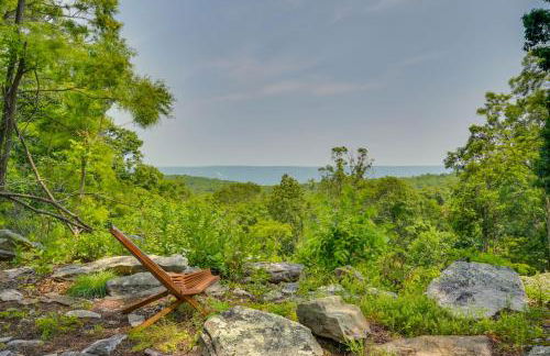 Great Cacapon Cabin with Mountain Views - Photo 29
