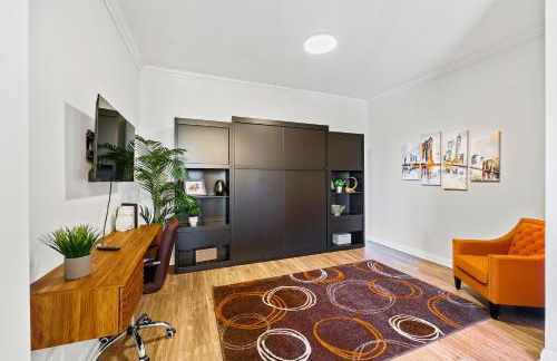 Beverly Hills 2 bed 2 bath Penthouse with Den and Parking 414 - Photo 20