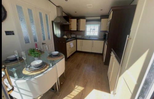 'Sunset Lodge' Peaceful Coastal Retreat with Hot Tub - Photo 5