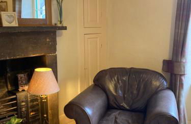 Courtyard Apartment - Photo 16