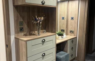 Kingfisher Lodge - Lakeside Lodge With Hot Tub - Foto 38