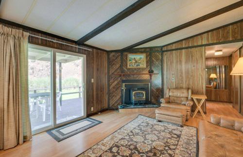 Cozy Salmon Home with Mountain Views and River Access - Foto 10