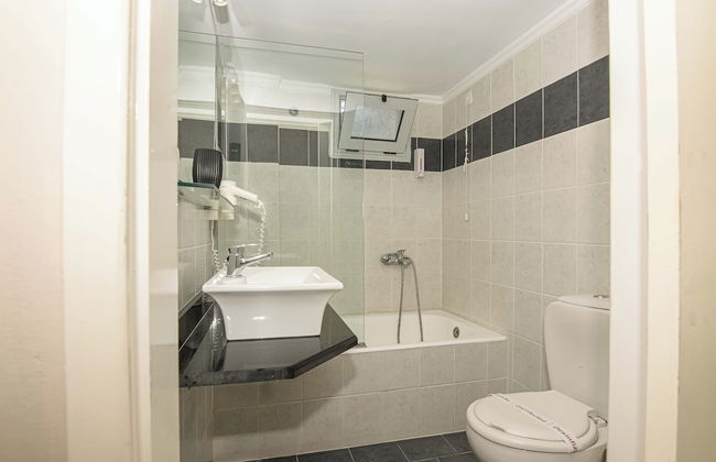 Talos Hotel Apartments - Photo 40