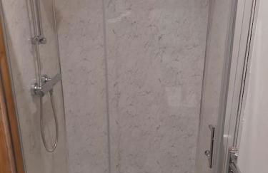 Anglesey new modern shepherds hut with spa hot tub - Foto 43