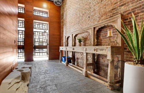 Luxe 220 Suite 2 - Photo 20