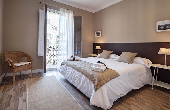 Habitat Apartments Eixample Balconies - Photo 12