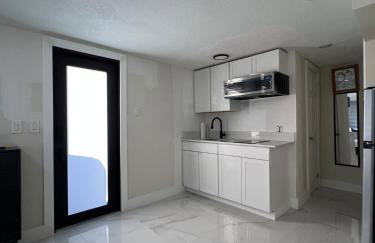 AMIRI Hollywood 5 mins from Hard Rock Stadium & The Guitar - Foto 43