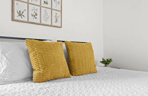 Cozy 2-Floor Home 5BR 3BA 2 Kitchens Backyard - Foto 80