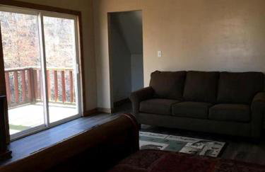 Stunning Getaway Cabin with Expansive Decks near Huntington, West Virginia - Foto 23