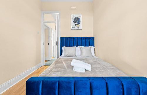 3 Bedrooms Elegant Homely House, Sleeps 6 Comfortably with 4 Double Beds, Newcastle, Free Street Parking, Business Travellers, Contractors, & Holiday Goers, Near all Major Transport Links in Newcastle & City Centre - Foto 17