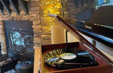 Gorgeous cabin 3bdrm/3bth, hot tub, fireplace, kid/pet friendly - Foto 63