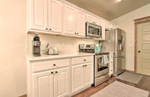 Townhome with Private Hot Tub, 8 Mi to Downtown - Foto 10