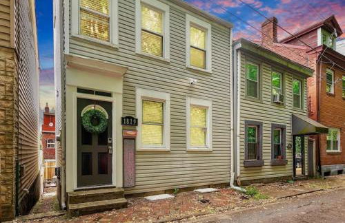 Cozy Southside Pitt home w/ Pool Table +Yard - Foto 20