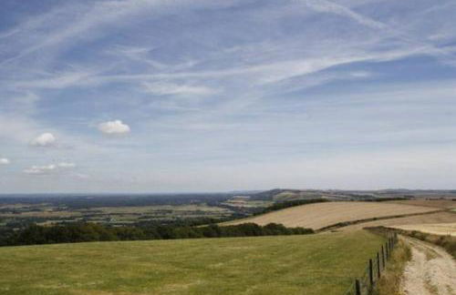 Railway Carriage accommodation with tennis court! - Foto 14