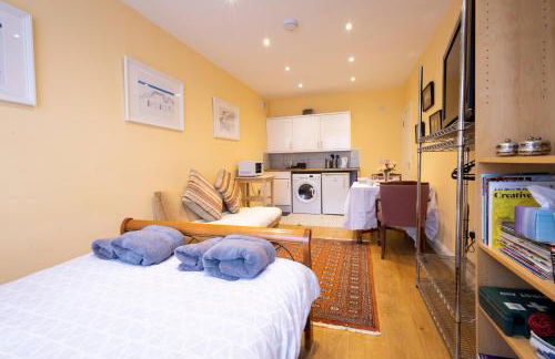 London VEGETARIAN Smoke & Pet Free En-suite with EV parking - Foto 19